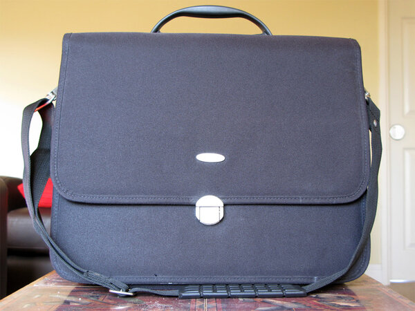 Techair 3101 Laptop Bag 2 RB.jpg