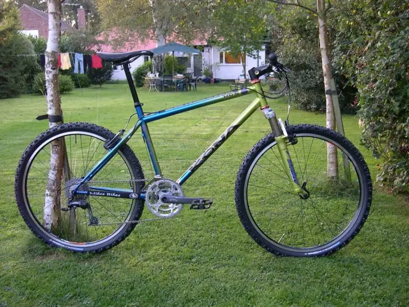 1998 Hot blue and green size 18.webp