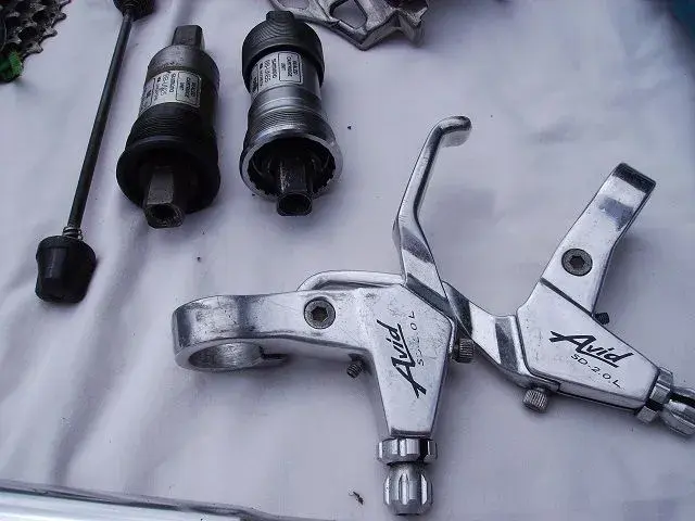 lots of bits 010.webp