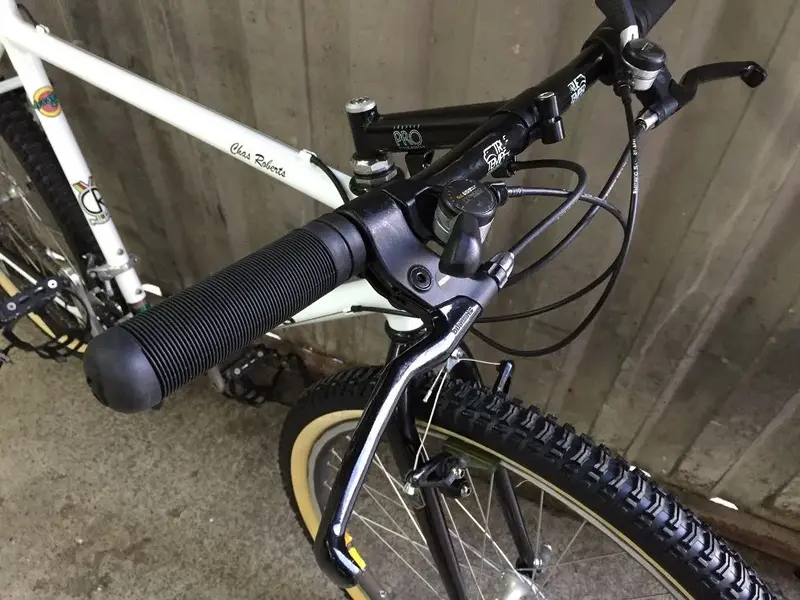 Chas Roberts, White Spider CR753R.webp