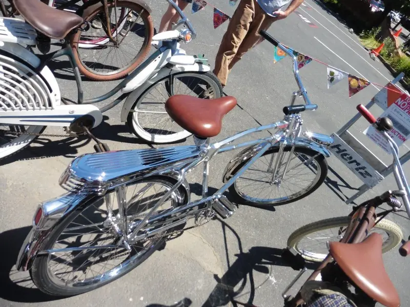 Polished Aluminum and chrome steel.webp