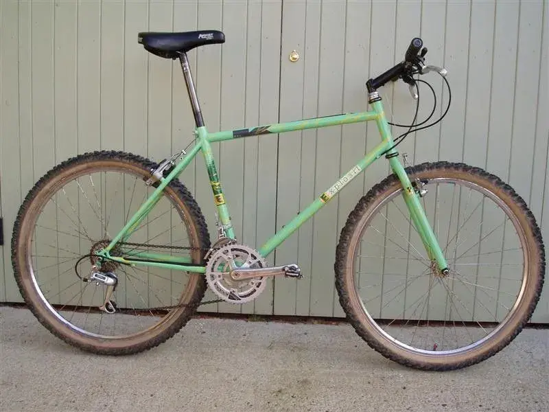 1988 Explosif size 19 owned by Hilts.webp