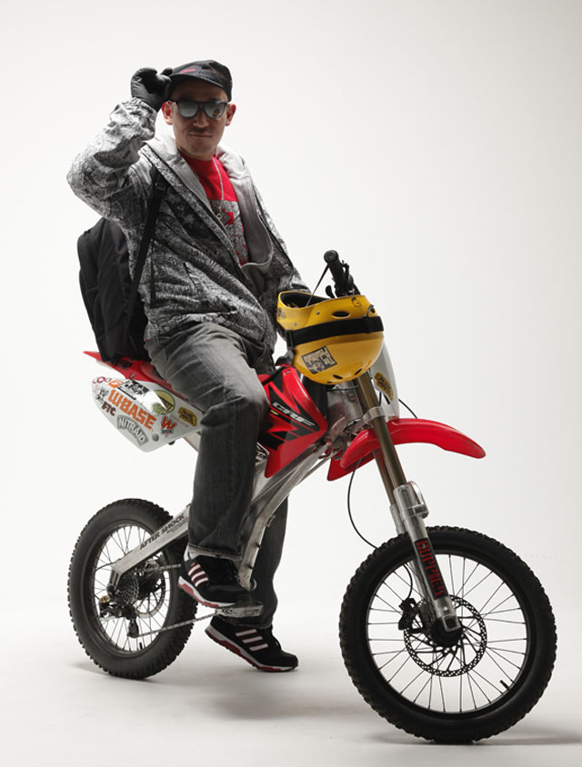 motobike_kdh747_ewb_002